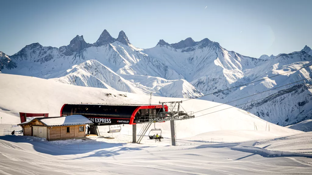 6-seater gondola lift "Gaston Express" 6-seater gondola lift "Gaston Express"